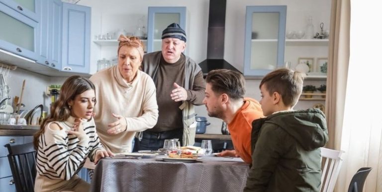 Când începe sezonul 2 din serialul Lia. Anunțul oficial făcut de Antena 1