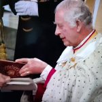 Ce conține coroana istorică purtată de regele Charles la încoronare