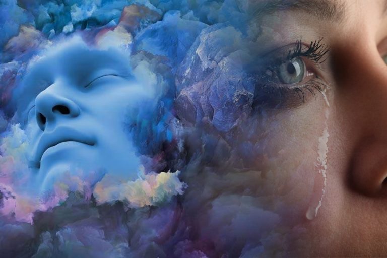 Ce înseamnă când visezi că plângi. Ascunde un mesaj profund despre viața ta