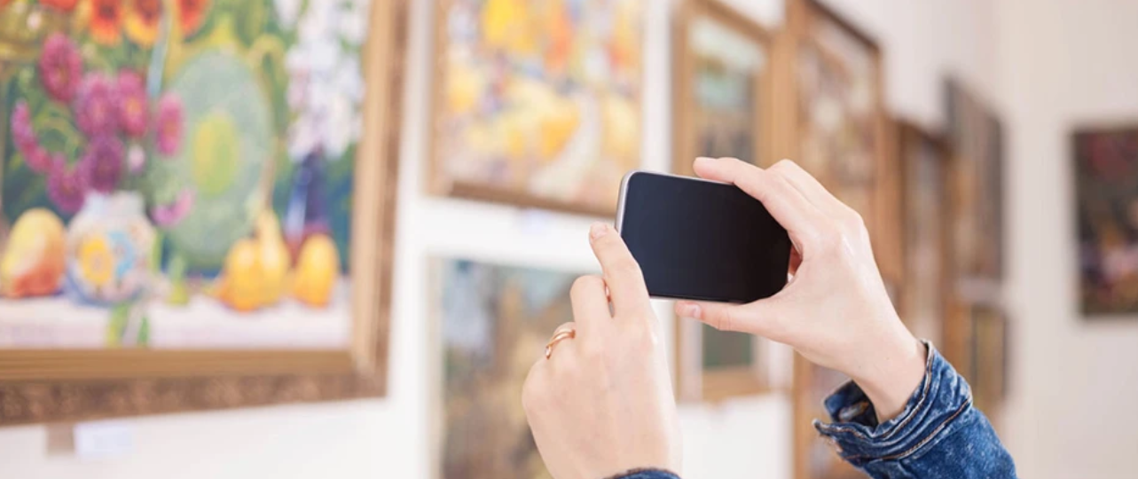 De ce este interzis blițul în muzee