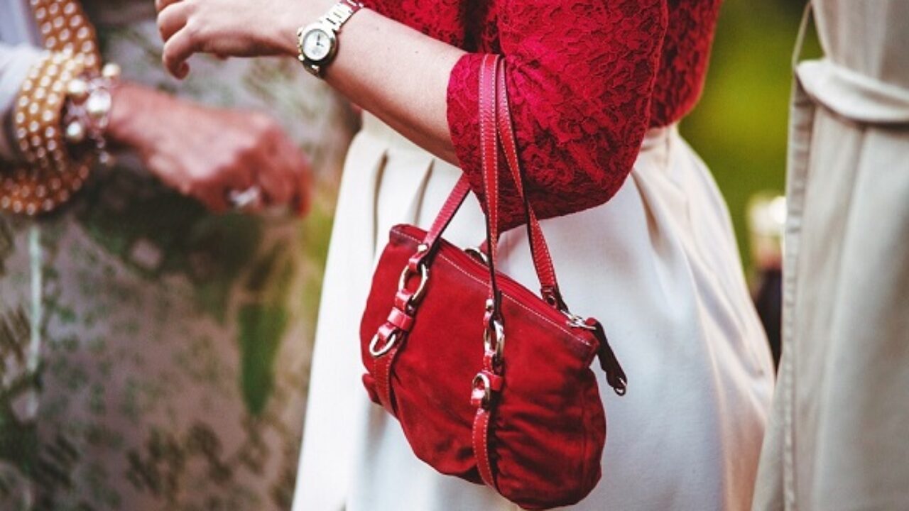 Obiectele pe care să nu le porți sub nicio formă în geantă