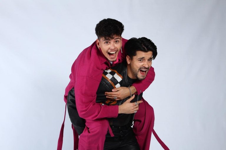 Ce au pățit WRS și Emilian la “Te cunosc de undeva!”. Detalii din culisele show-ului: “I-a cedat vocea” VIDEO EXCLUSIV