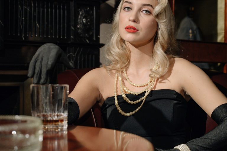 Nu mai vreau să fiu amantă. Mi-a promis că o să rezolve situația, dar tocmai am aflat că o să plece în vacanță cu soția