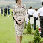Cum să te îmbraci la un garden party. Trucuri de stil de la Kate Middleton