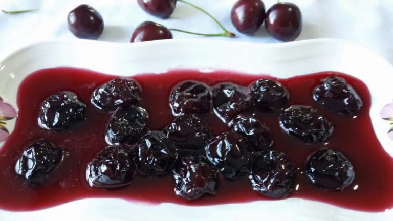 Ingredientul pe care gospodinele desăvârșite îl adaugă în dulceața de cireșe amare. Asta îi dă gust aparte