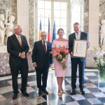 “În sfârșit o ținută care o avantajează!”. Cum a apărut Carmen Iohannis la un dineu oficial în Germania. Și-a schimbat stilistul