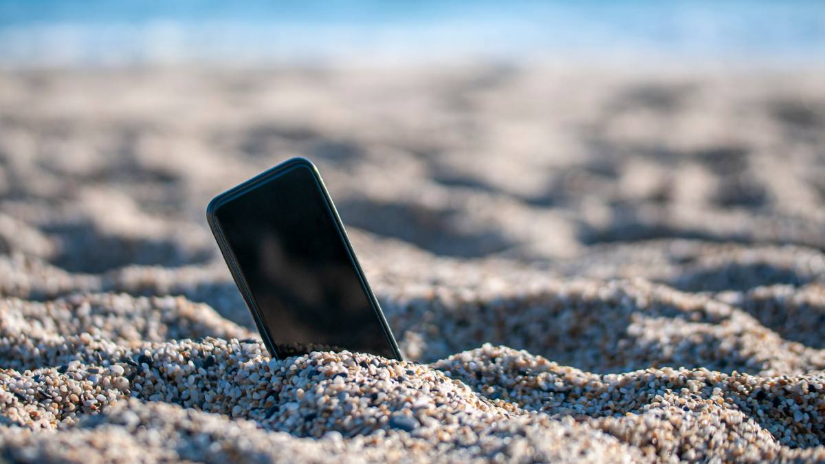 Ascunzatori-lucrurile-de-valoare-la-plaja