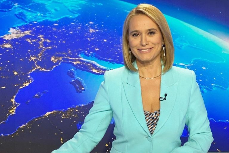 Ce a ținut ascuns Andreea Esca timp de 20 de ani. Stupoare pentru fani: “Goală, complet goală”