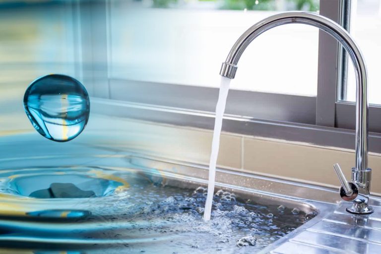 Ce conține apa de la chiuvetă, de fapt. Răspunsul experților e uluitor