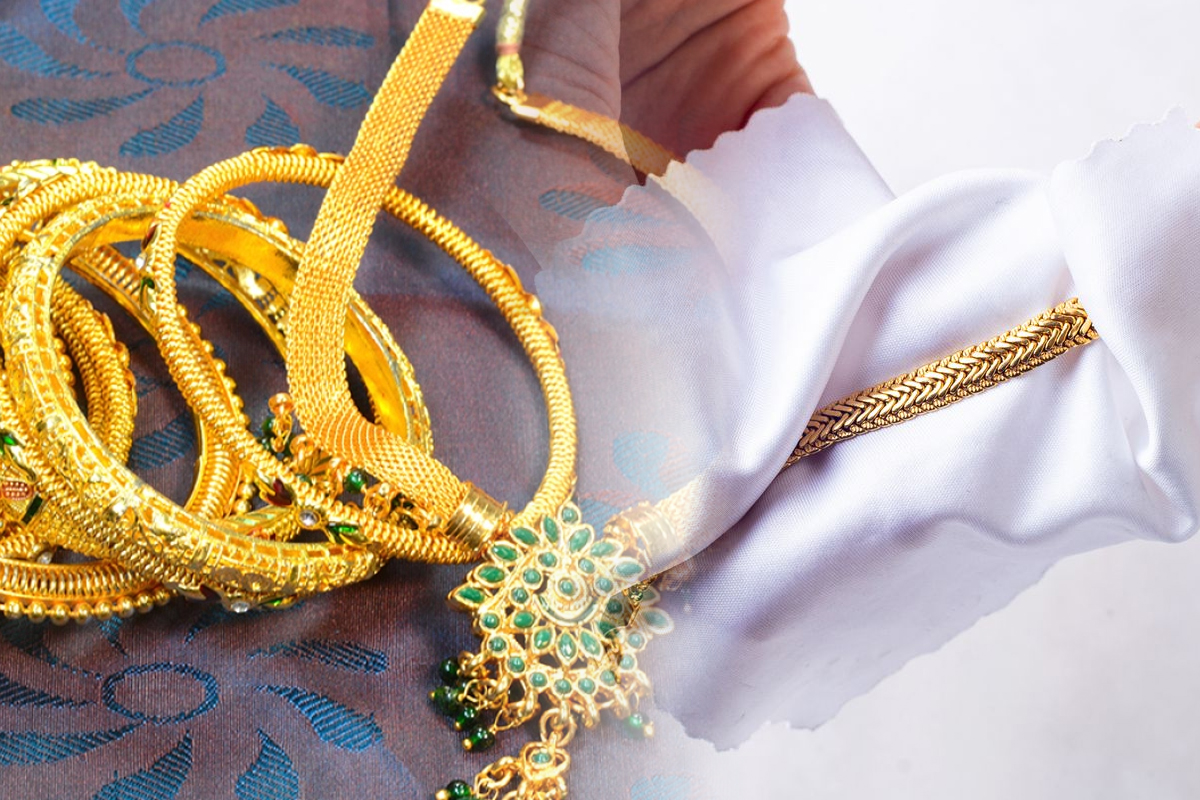 Cum cureti corect bijuteriile din aur. Ai nevoie de un ingredient banal din bucatarie, trucul simplu si eficient