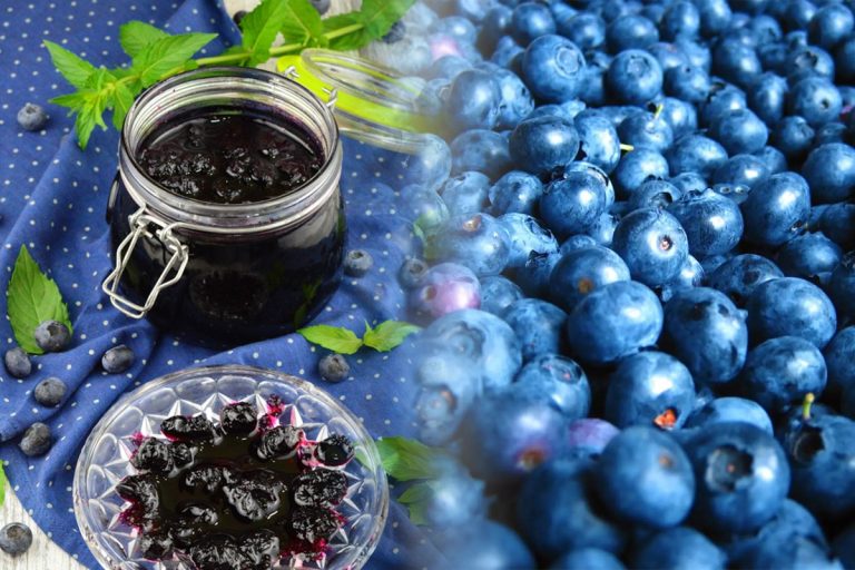 Dulceața de afine, cum o prepari ca la mama acasă. Ce să adaugi peste fructe ca să iasă irezistibil de gustoasă și parfumată