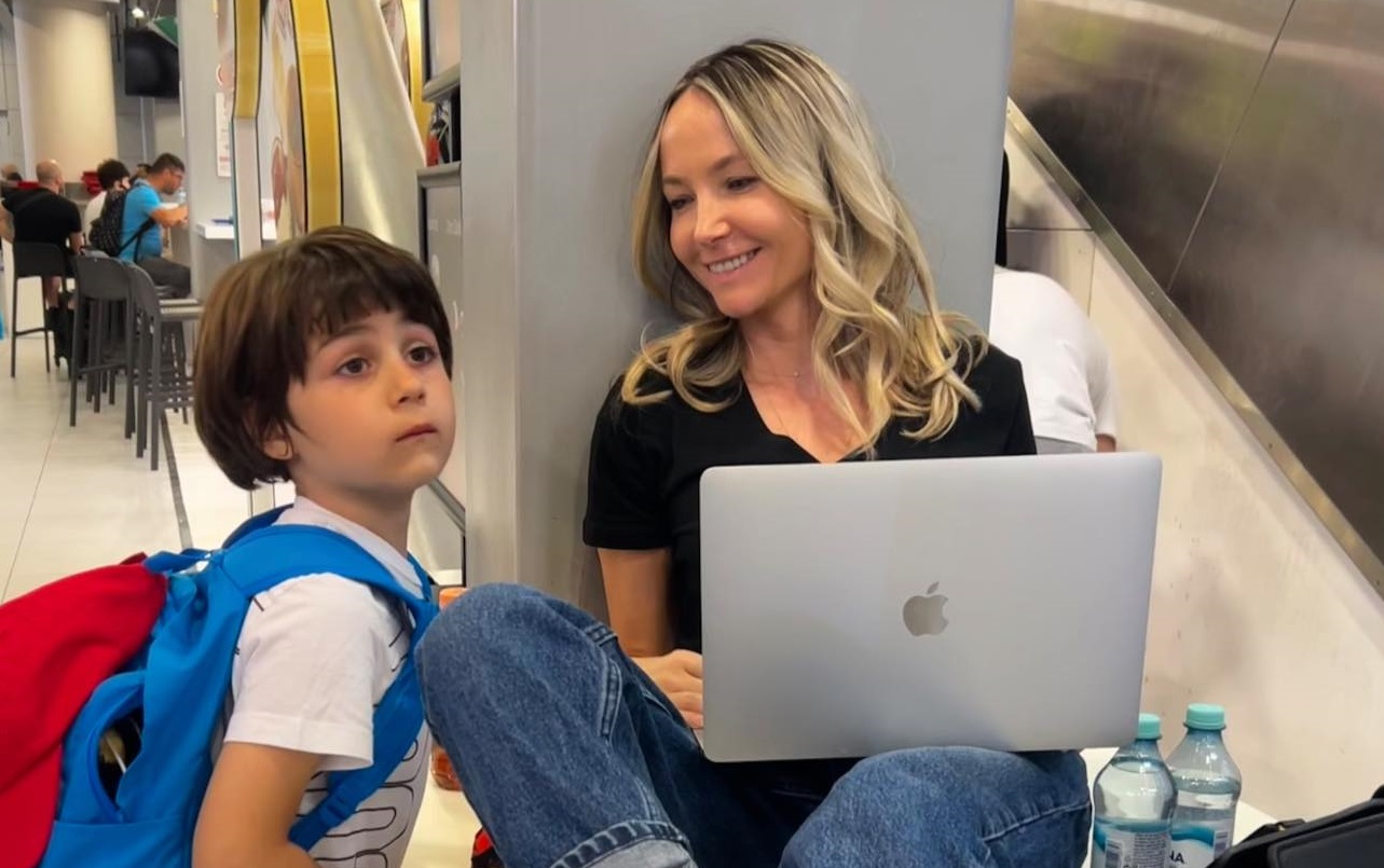 Fiul Octaviei Geamănu și a lui Marian Ionescu este în culmea fericirii de când mama lui a renunțat la televiziune