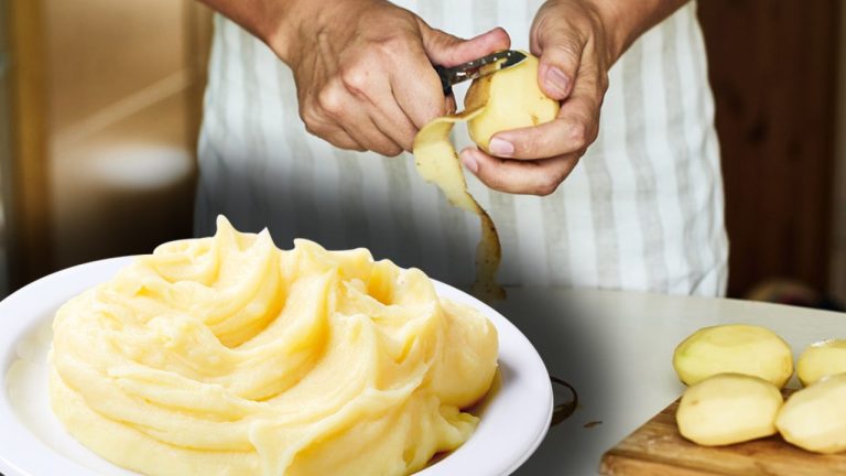 Ingredientul pe care să-l adaugi în piure ca să iasă fără cocoloașe. Trucul secret care îl face delicios, doar așa îl vei prepara