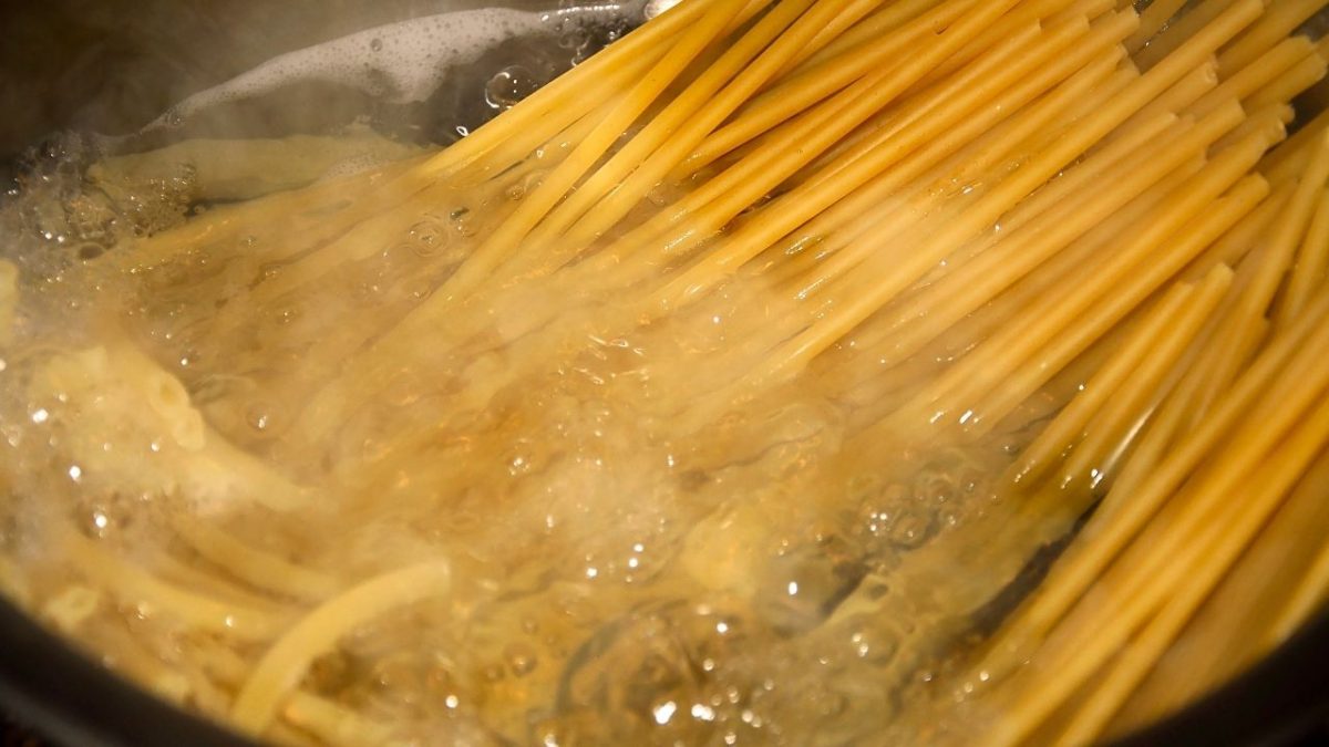 Pastele nu se mai lipesc la fiert