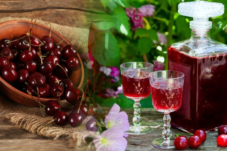 Secretul pentru cea mai bună vișinată de casă. Ingredientul special care transformă rețeta