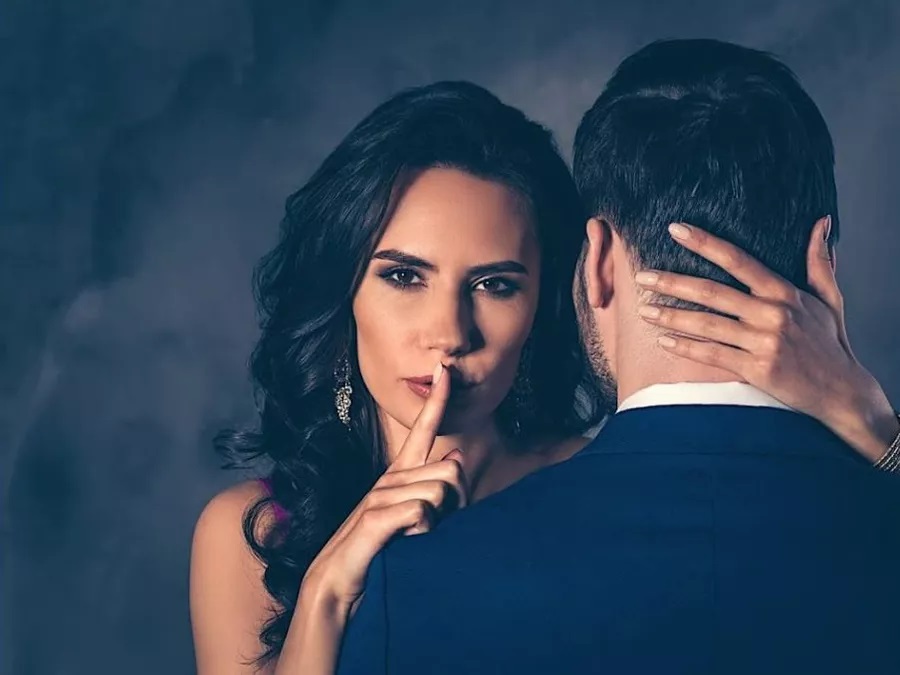 Varsta la care femeile au cele mai mari sanse sa insele. Motivul care duce la infidelitate