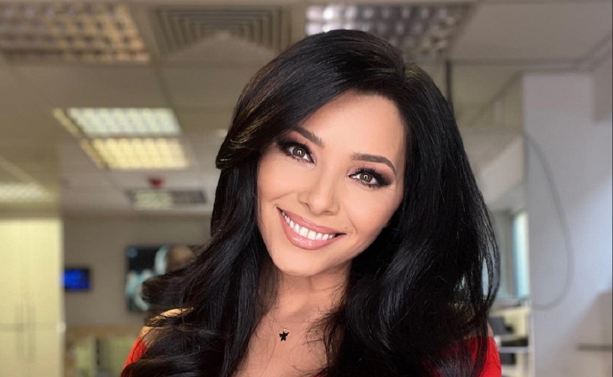 Cum arata Corina Caragea in costum de baie. Vedeta Pro TV este surprinsa rar in aceasta ipostază FOTO