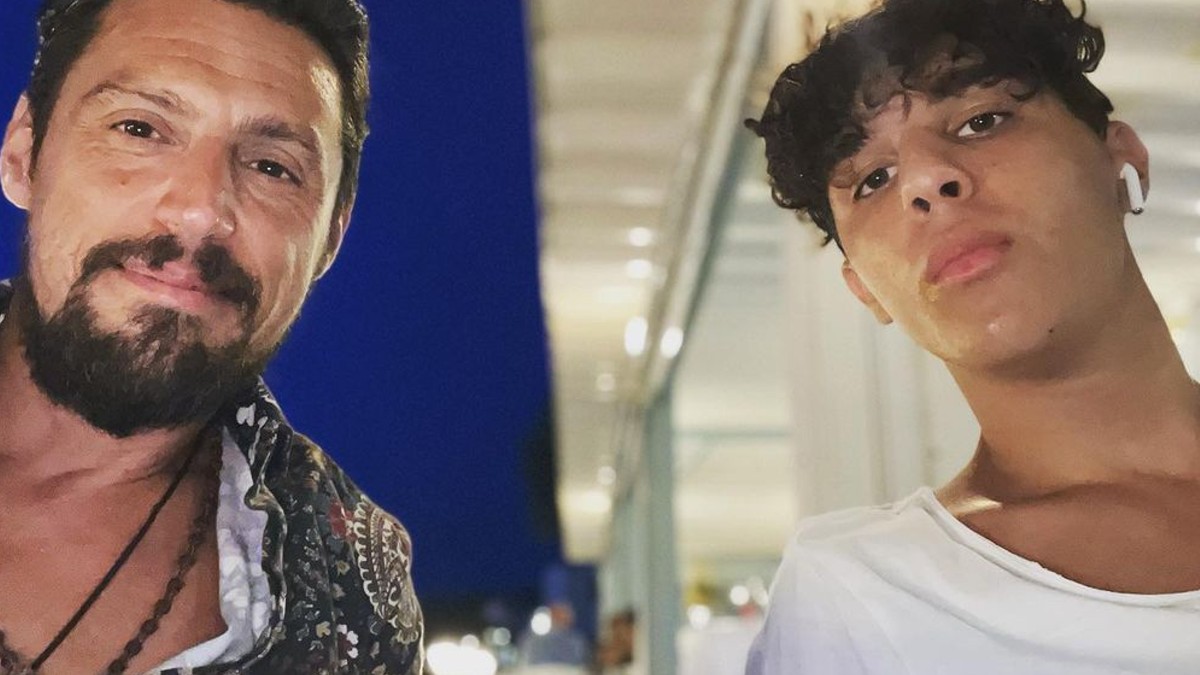 Imagini rare cu Daniel Pavel și fiul său