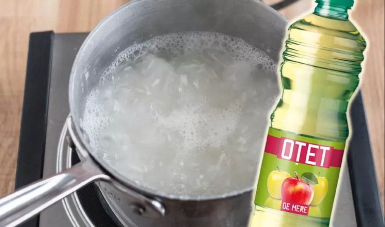A turnat din greșeală oțet în apa în care fierbea orezul. Trucul fabulos pe care l-a descoperit