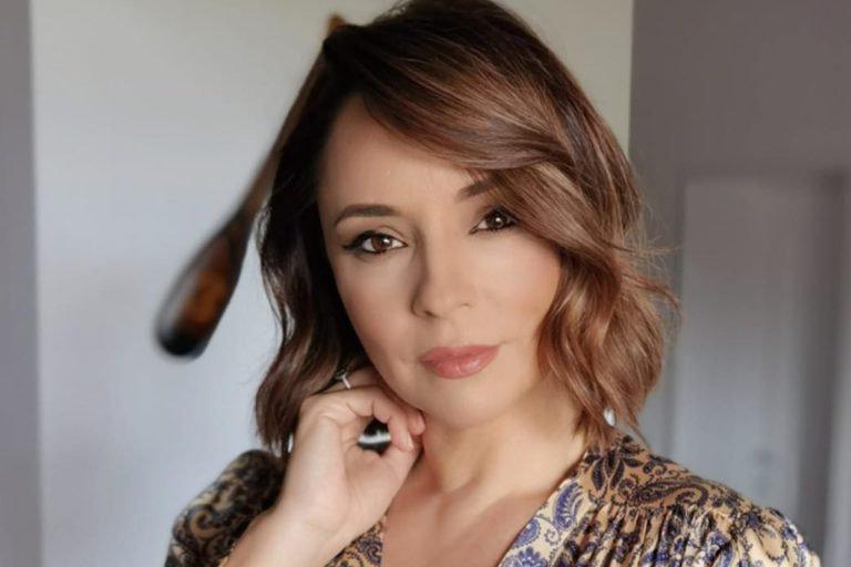 Andreea Marin întinerește pe zi ce trece. Vedeta, apariție rară cu decolteul la vedere, fanii sunt uluiți