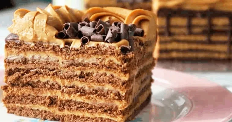 Cât rezistă prăjiturile în frigider, de fapt. Detaliul esențial de care să ții cont, așa nu te îmbolnăvești