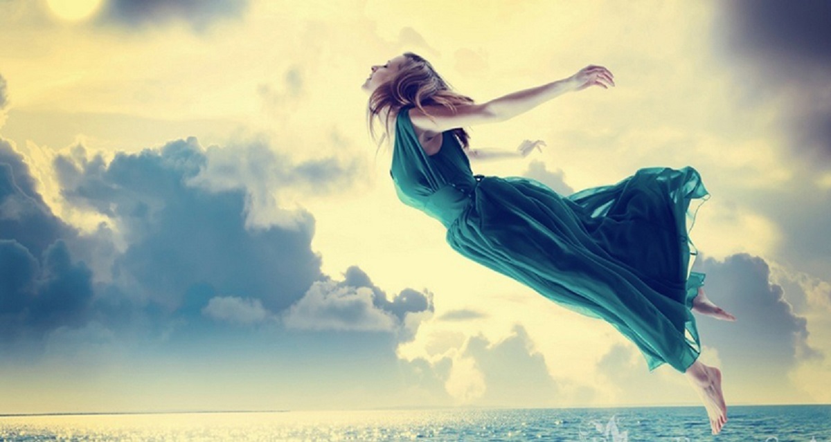 Ce înseamnă când visezi că zbor