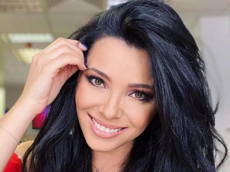 Corina Caragea, apariție de senzație. Vedeta de la Pro TV a renunțat la haine și a pozat provocator