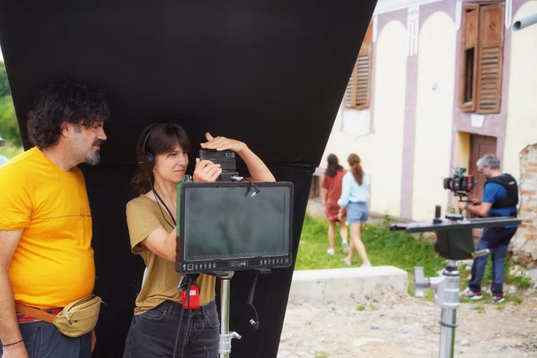 De ce Dana Rogoz nu și-a dorit ca soțul ei să fie prezent pe platou la primul scurtmetraj regizat de ea: ”Amândoi am fost de acord” VIDEO EXCLUSIV