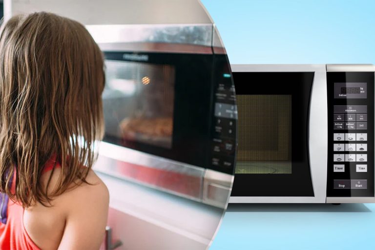 De ce să nu stai în fața cuptorului cu microunde atunci când încălzești ceva. Detaliul incredibil care le-a scăpat multora