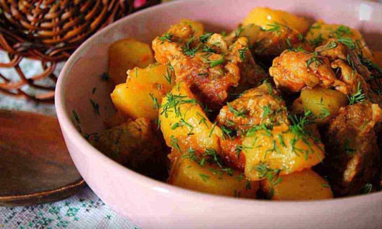 Secretul pentru cea mai bună mâncare de cartofi. Așa iese ca la bunica acasă