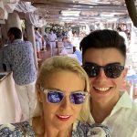 Ioana Valmar si fiul ei din căsnicia cu Calin Popescu Tariceanu