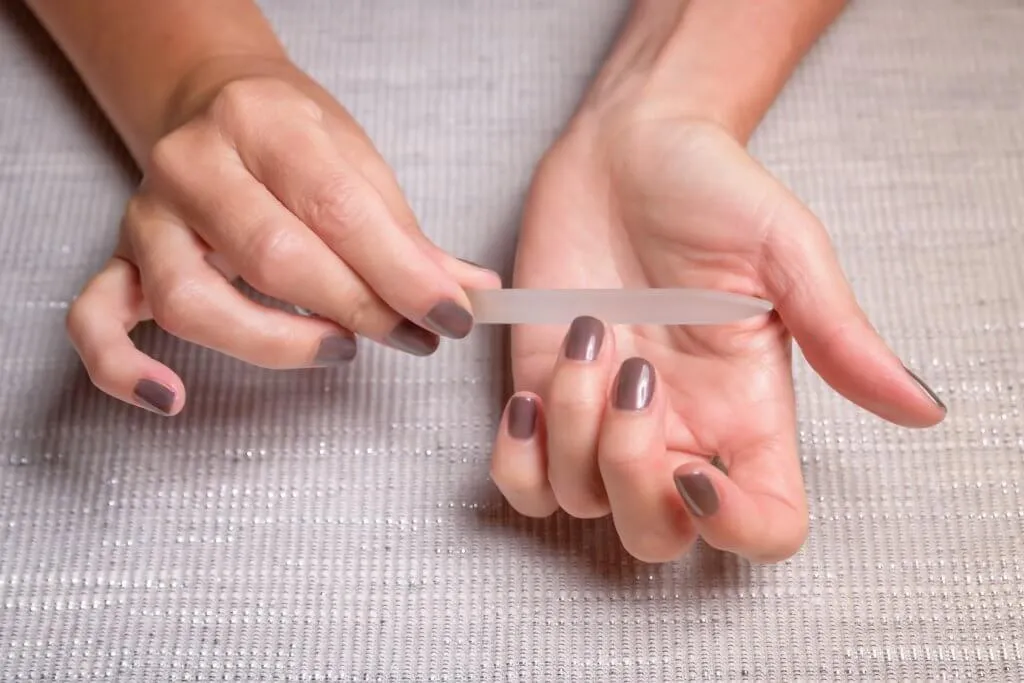 Cum folosești pila de unghii în mod corect