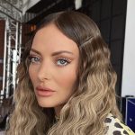 Delia, apariția care a stârnit multe reacții negative pe internet. Cât costă cizmele bizare cu care s-a afișat