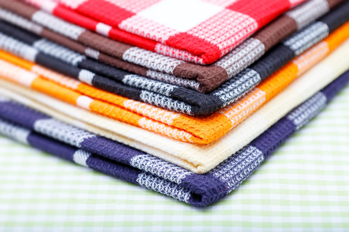 In ce sa tii prosoapele de bucatarie, inainte de a le pune in masina de spalat