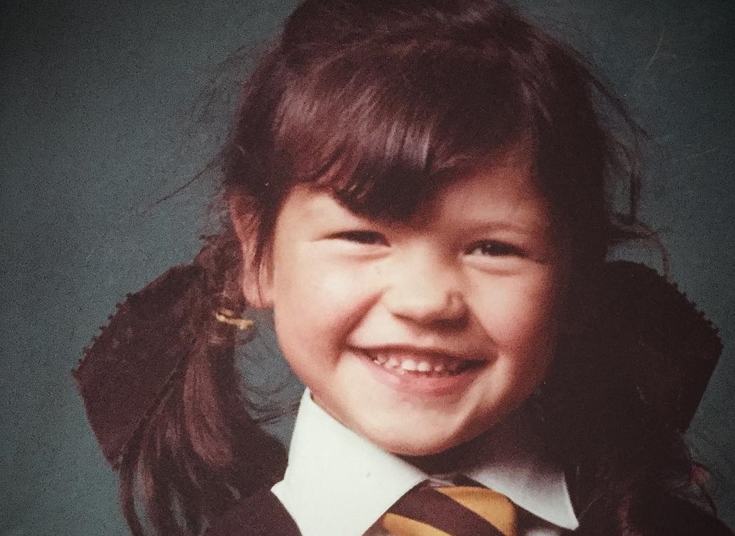 Recunosti scolarita simpatica din imagine S-a transformat in femeia fatala, toti barbatii ii adora frumusetea naturala