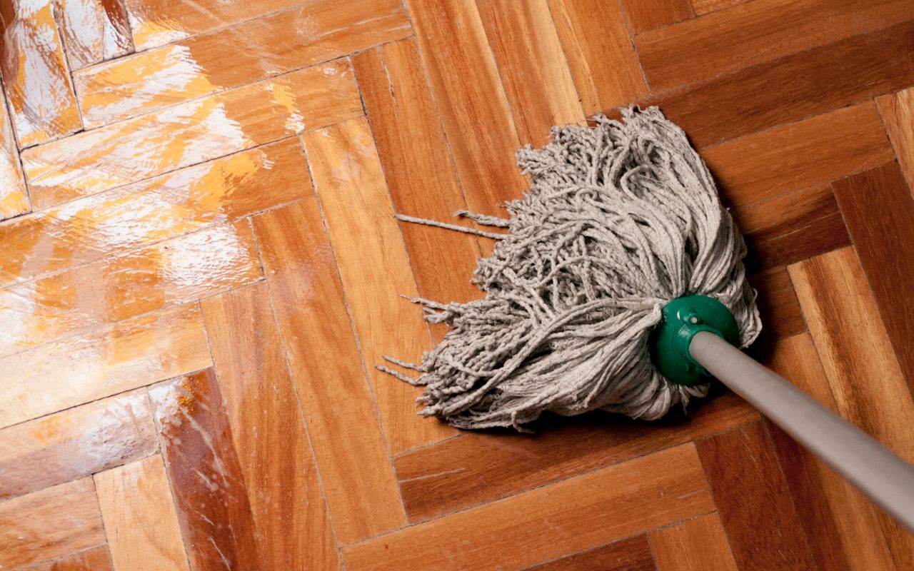 Trucul pentru un parchet strălucitor