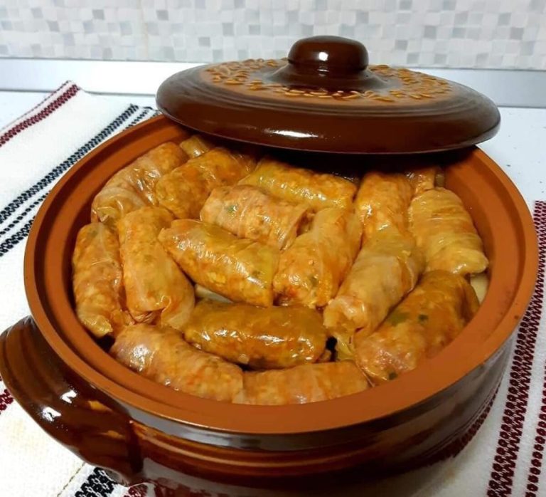 Ce să adaugi, de fapt, în apa în care fierb sarmalele. Așa ies mult mai pufoase și fine, puțini bucătari știu secretul