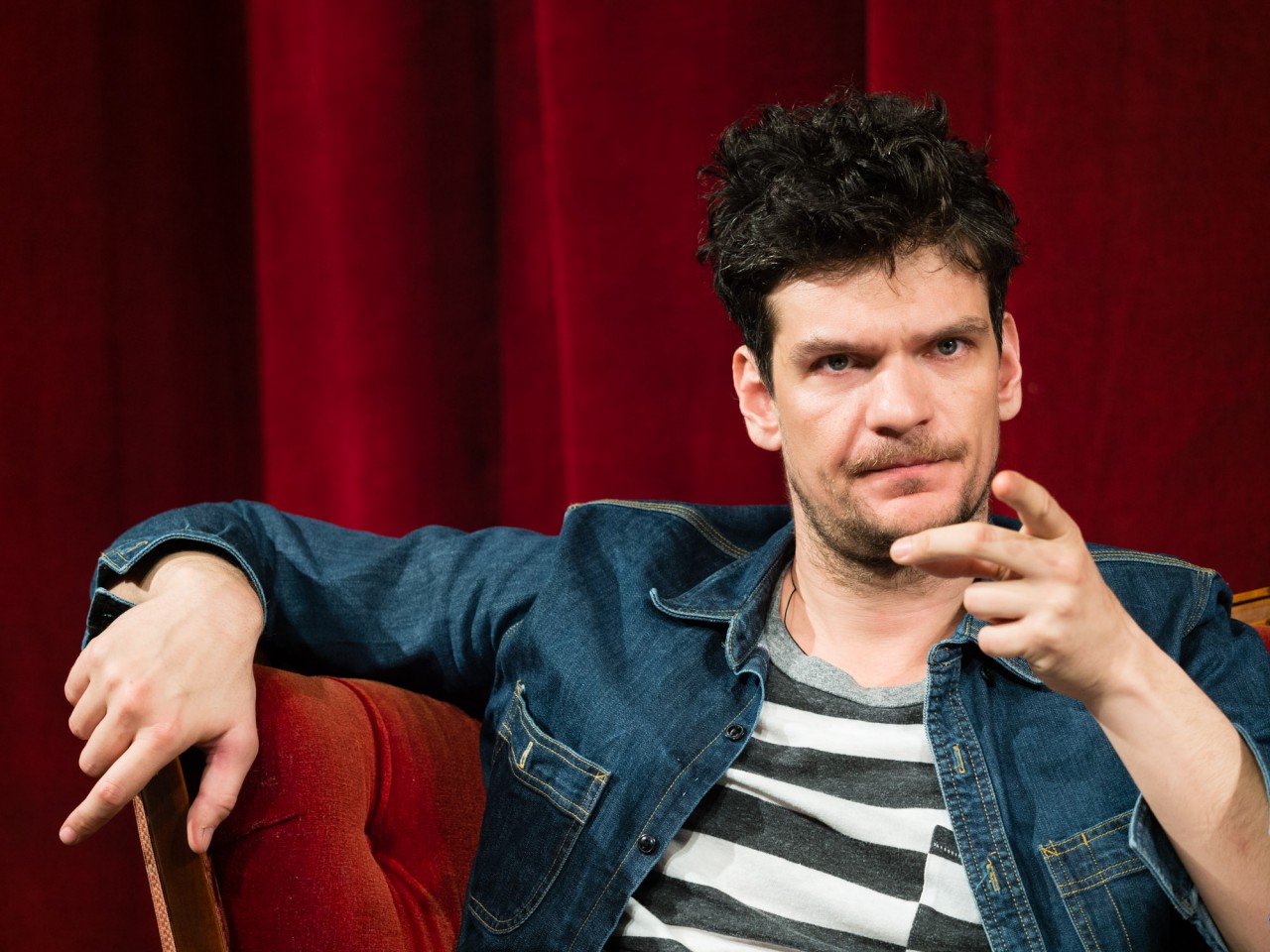 Ce i-a transmis o profesoara de limba romana lui Tudor Chirila