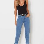 Cum sa porti cu stil blugii preferati ai lui Marilyn Monroe 1