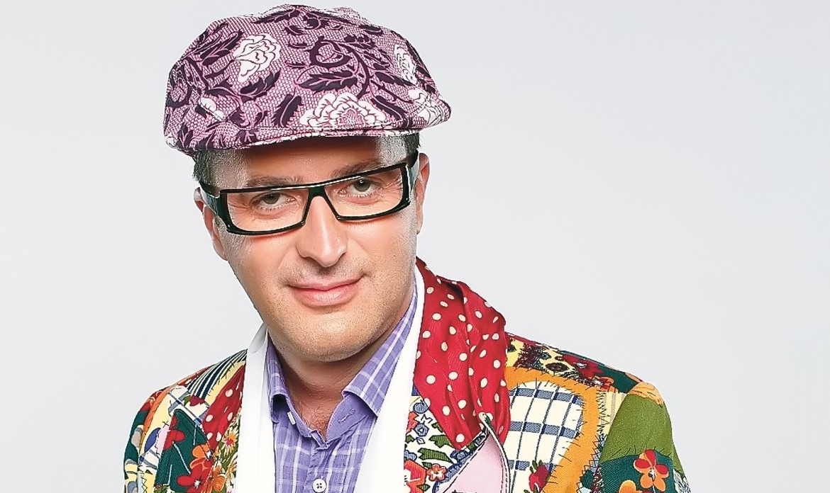 Dezbracatu de la Cronica Carcotasilor vrea sa dea lovitura in Romania. Afacerea inedita in care se lanseaza Veniti si cumparati VIDEO EXCLUSIV