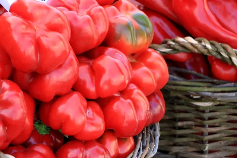 5 trucuri de aur din bucătărie pentru cei mai buni gogoșari murați. Ce ingrediente trebuie să folosești neapărat, se va simți diferența la gust