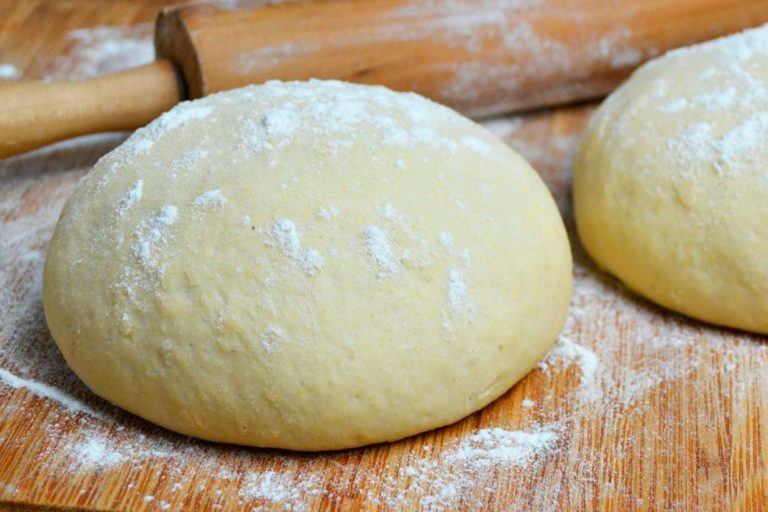 Cât se lasă aluatul la dospit. Trucuri de aur din bucătărie, ce trebuie să știi dacă vrei să faci pâine sau cozonac