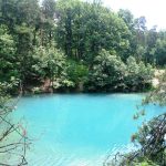 Lacul Albastru, singurul lac din lume care isi schimba culoarea in functie de anotimp