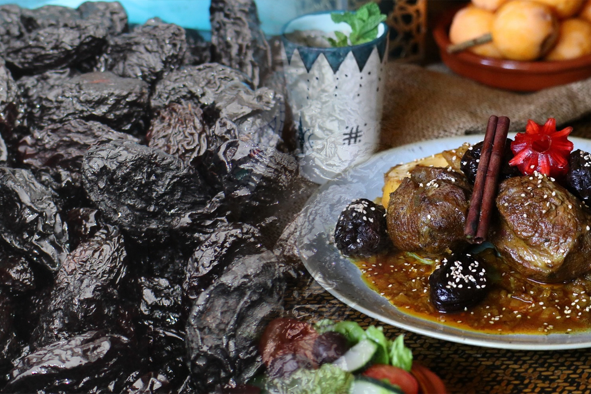 Mâncare de prune uscate cu afumătură