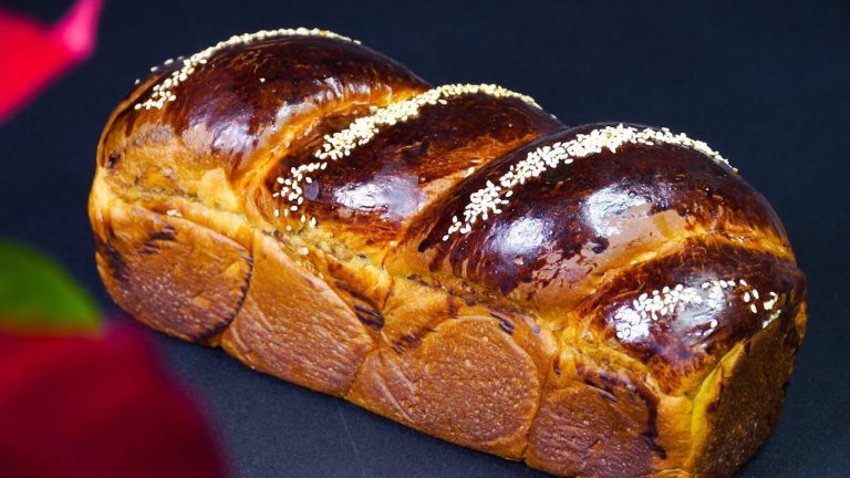 Ce trebuie să faci pentru ca aluatul de cozonac să crească de două ori mai repede. Așa nici nu se lipește