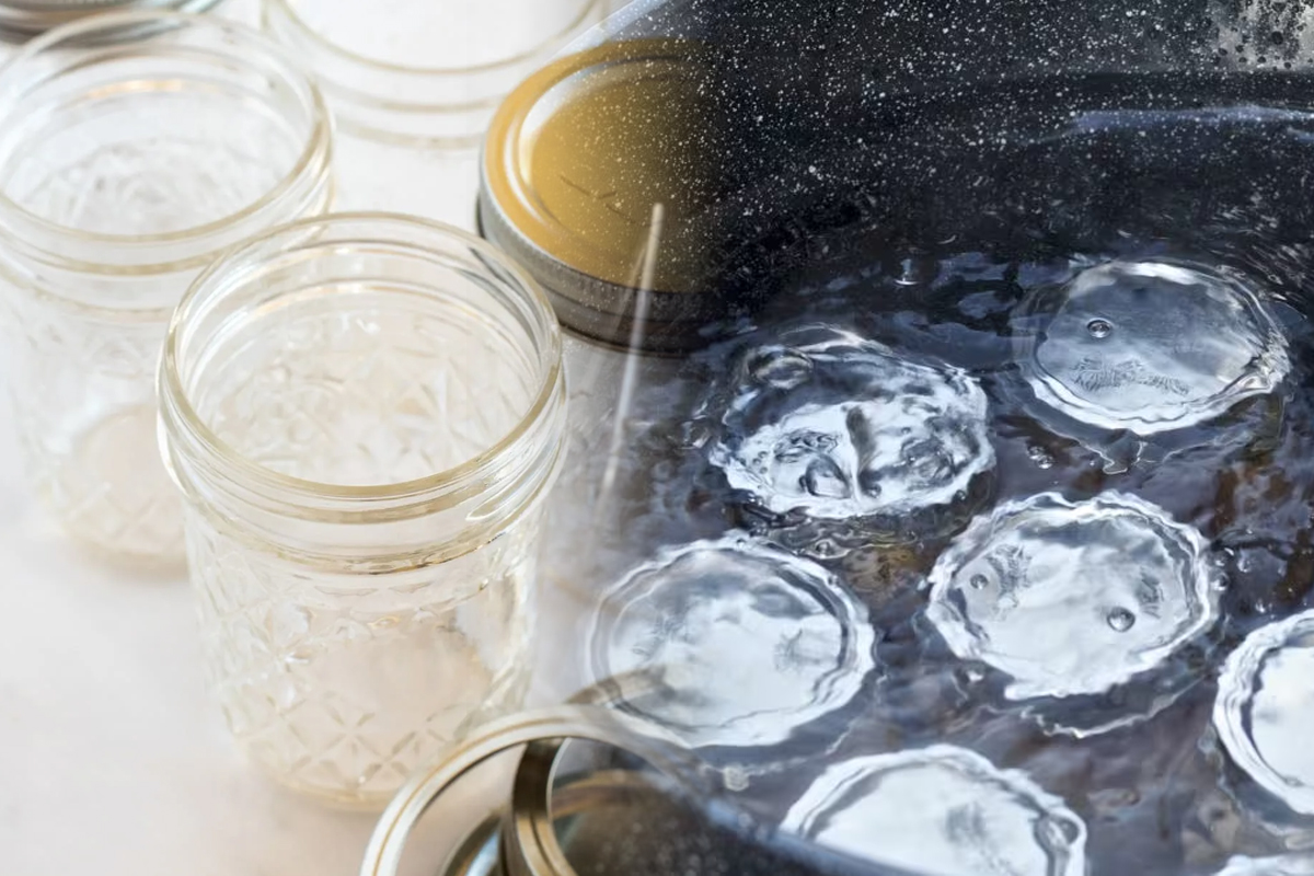 La câte grade se sterilizează borcanele