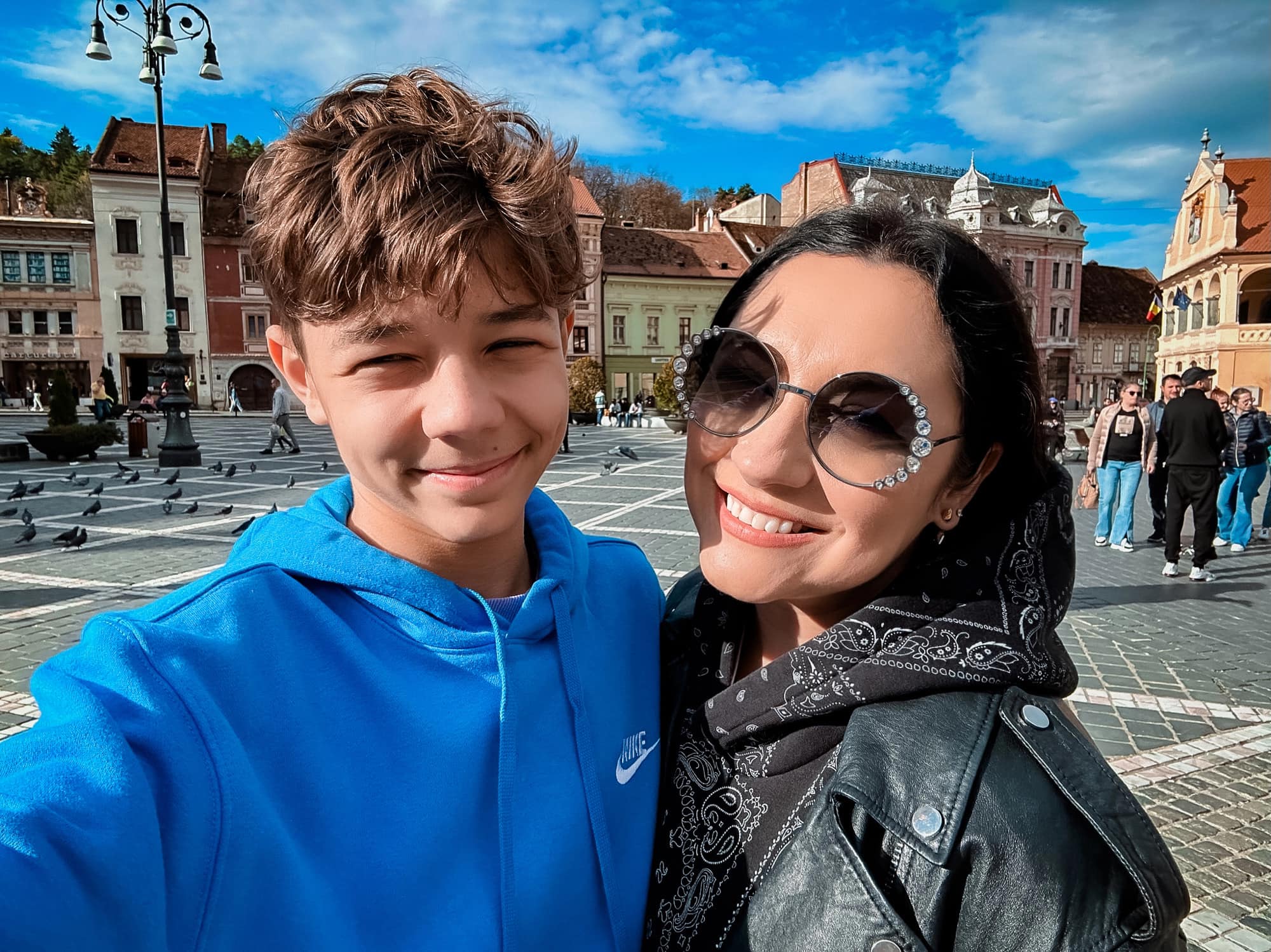 Ce înălțime are Andra, de fapt. Fiul ei, David, a depășit-o deja la înălțime FOTO