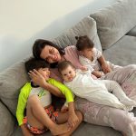 Prin ce provocări trece Andreea Popescu în rolul de mamă a trei copii