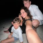 Prin ce provocări trece Andreea Popescu în rolul de mamă a trei copii