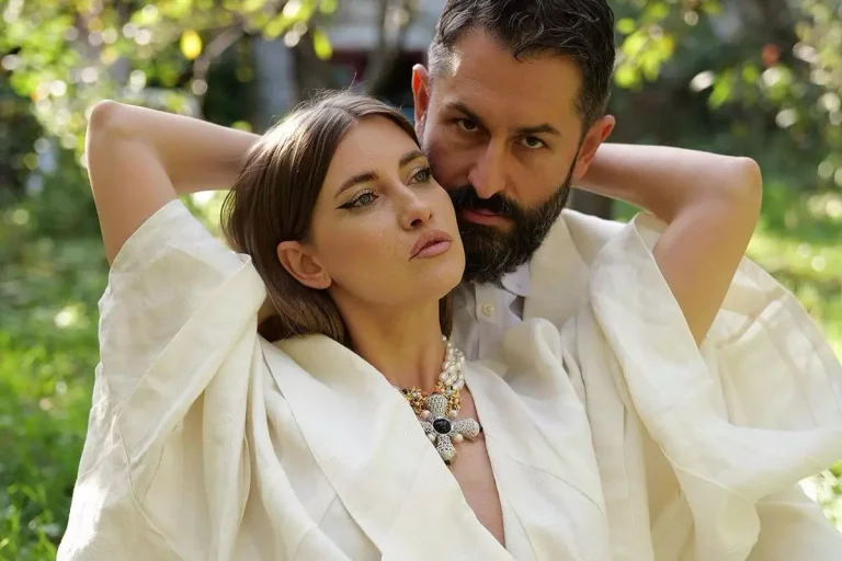 Ce a răspuns Iulia Albu, când a fost întrebată cât de des face dragoste cu Mike. Fanii au reacționat imediat când i-au auzit: „Sunteți prea tari!”